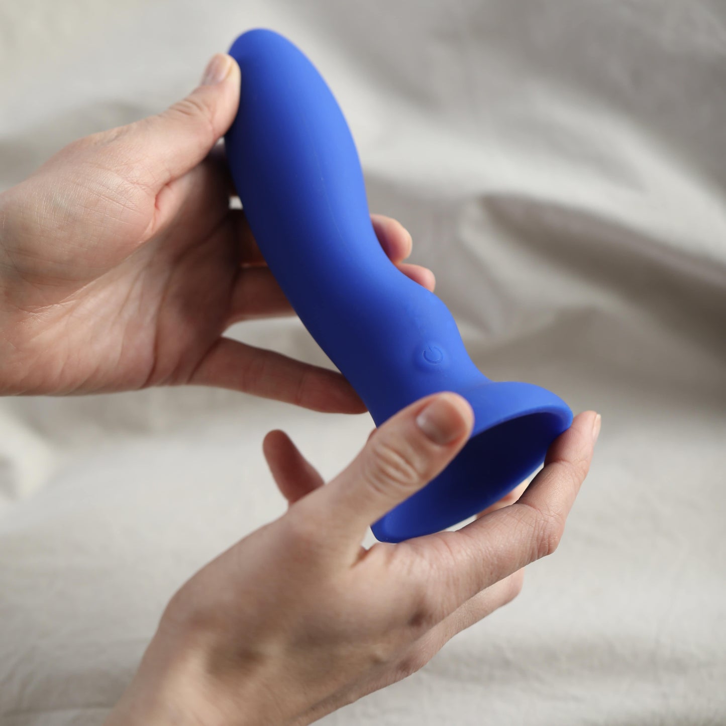 TOSSIE VIBRATING DILDO