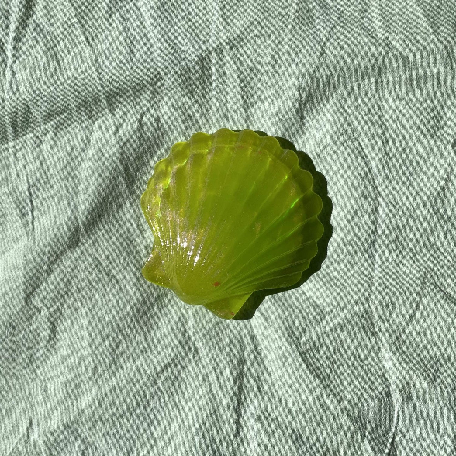 Venusspejlet Dirty Chatreuse